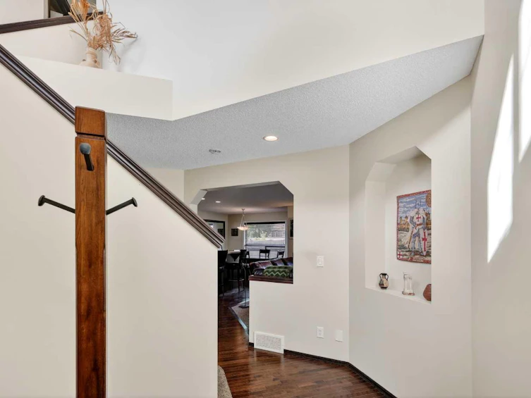 490 New Brighton Drive SE, Calgary, AB, T2Z 0K1 - 4