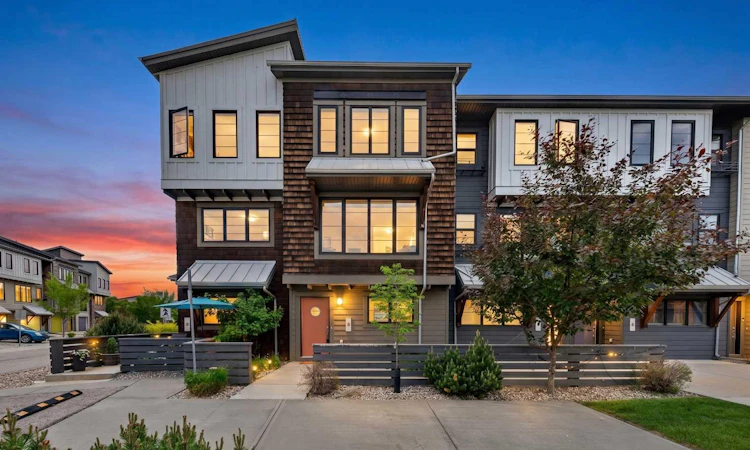 4 Walden Walk SE