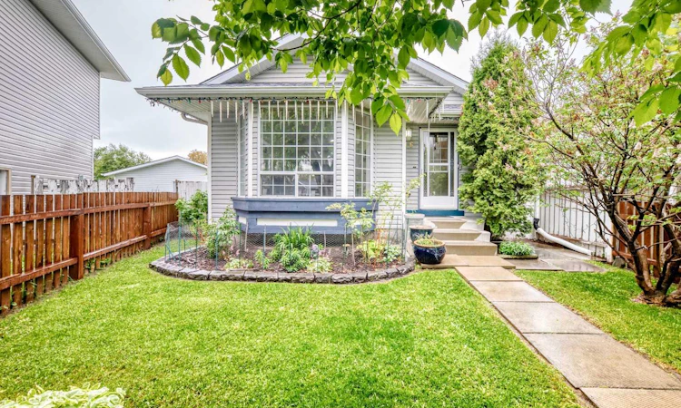 16 Martinridge Way