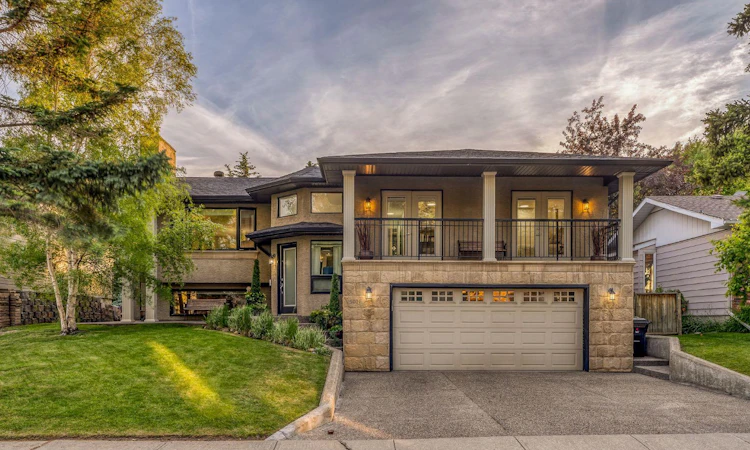 5011 Viceroy Drive NW