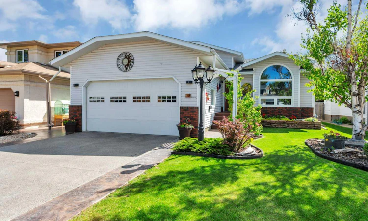 19 Donnelly Crescent