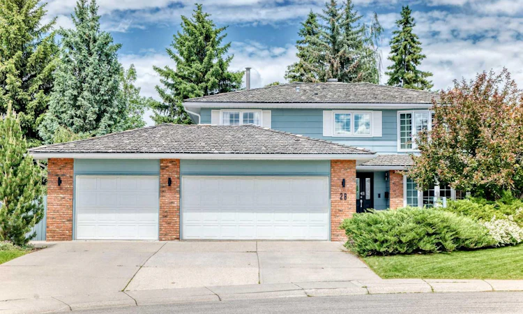 28 Woodmont Place SW
