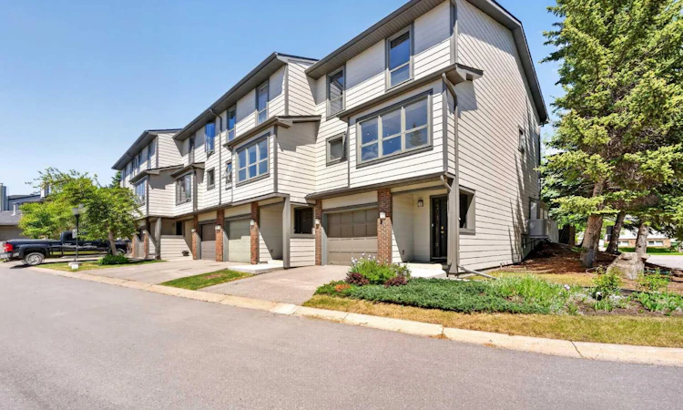 1-185 Woodridge Drive SW