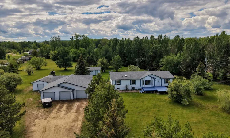 5 Eating Creek Close
