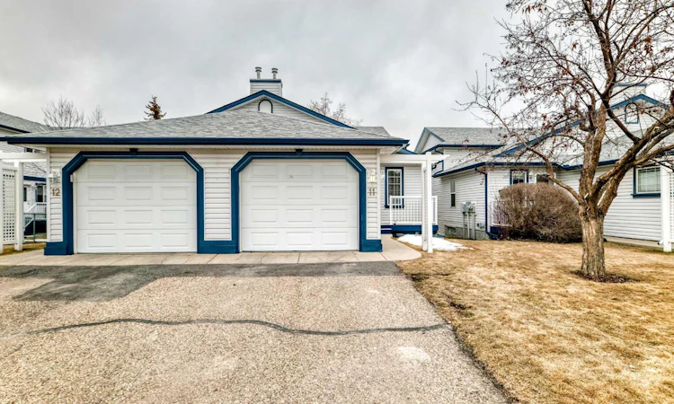 11-33 Stonegate Drive NW