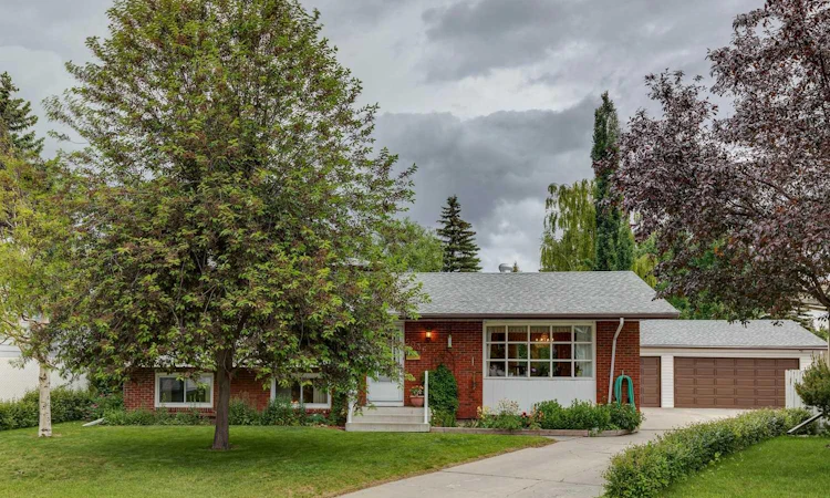 5036 Vallance Crescent NW