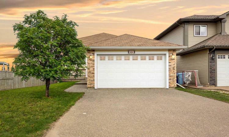 360 Fireweed Crescent