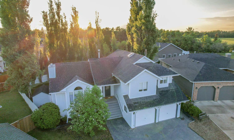 5506 63a Street Close