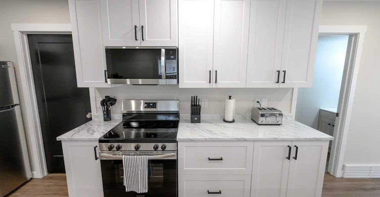 A-10021 105 Avenue, Grande Prairie, AB, T8V 1H2 - 10