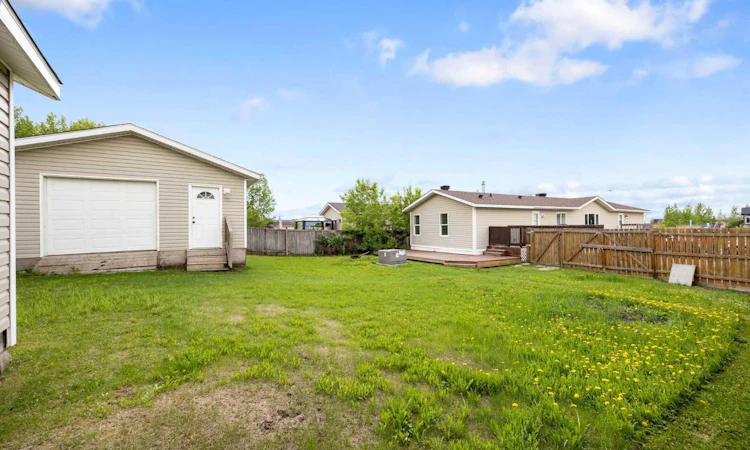 132 Greentree Crescent