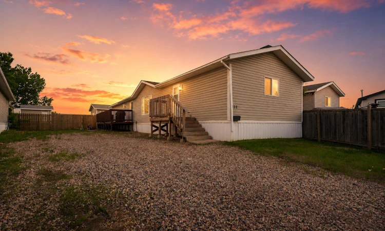 132 Greentree Crescent