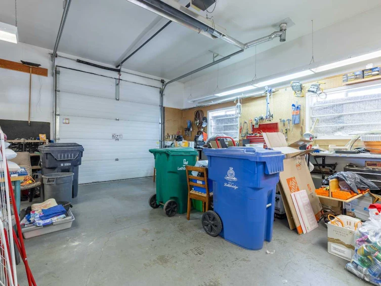 2305 7 Avenue N, Lethbridge, AB, T1H 0Z2 - 40