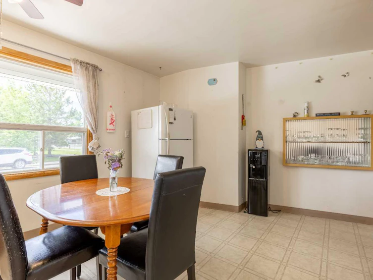2305 7 Avenue N, Lethbridge, AB, T1H 0Z2 - 19