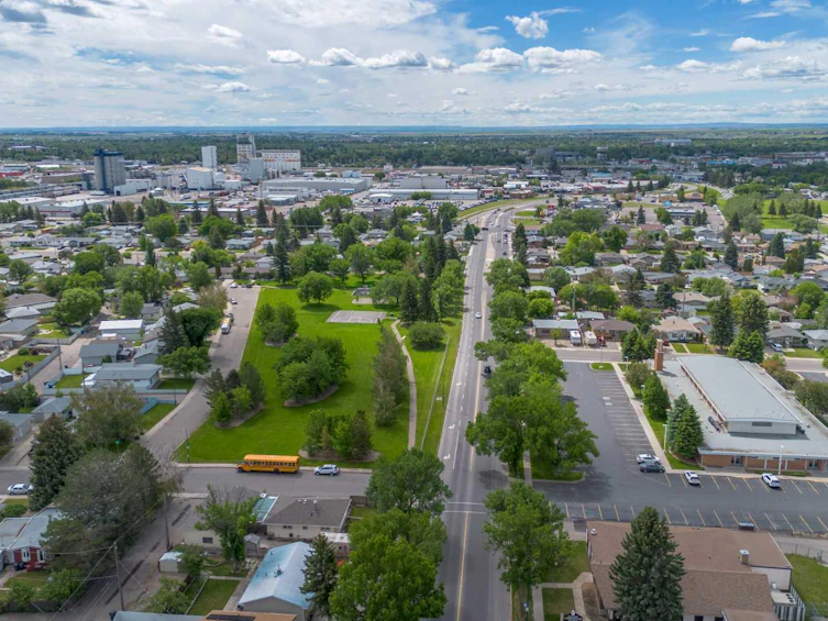 2305 7 Avenue N, Lethbridge, AB, T1H 0Z2 - 48