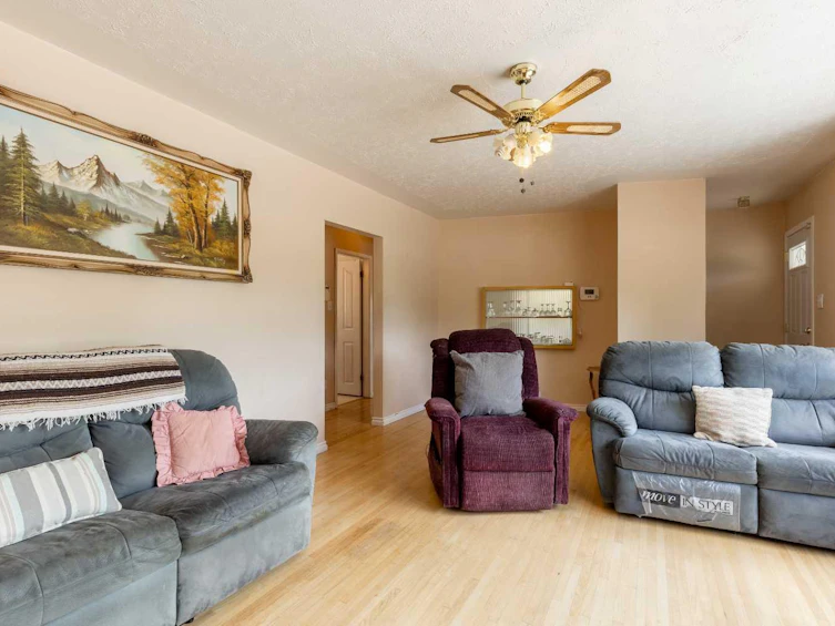 2305 7 Avenue N, Lethbridge, AB, T1H 0Z2 - 11
