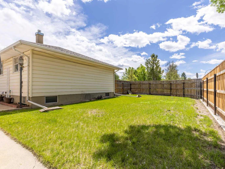 2305 7 Avenue N, Lethbridge, AB, T1H 0Z2 - 38