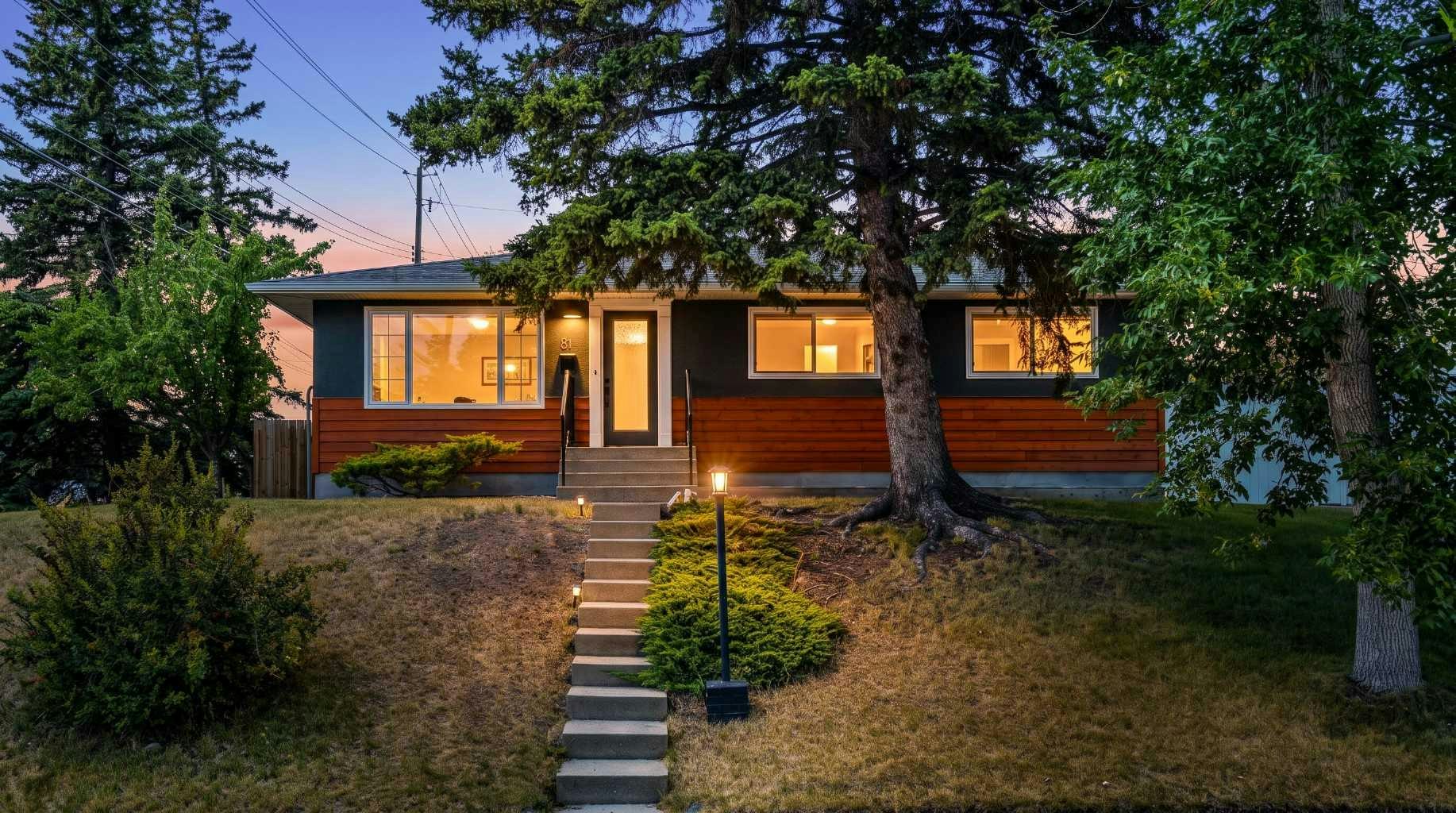 81 White Oak Crescent SW, Calgary, AB, T3C 3J9