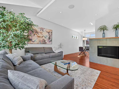 5119 Vallance Crescent NW - 5