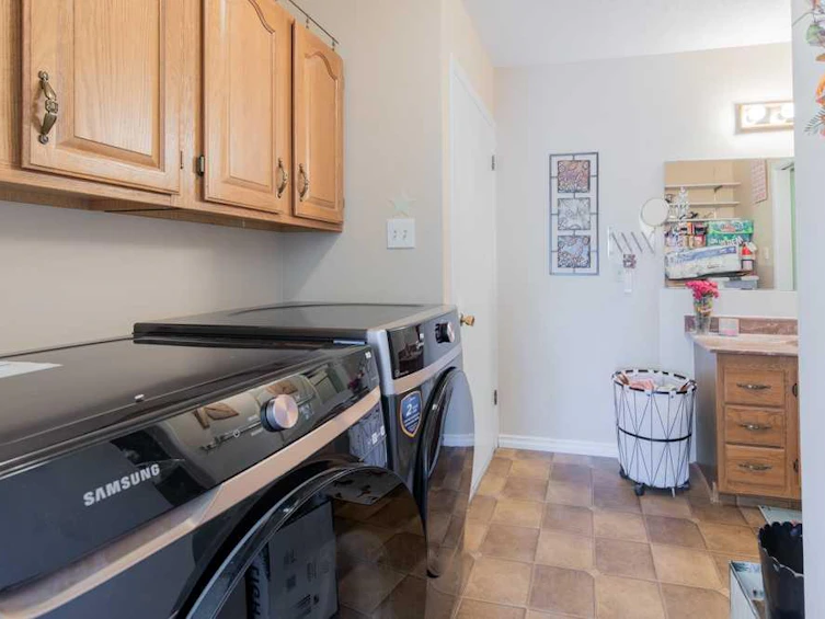 214 3 Street W, Cardston, AB, T0K 0K0 - 12