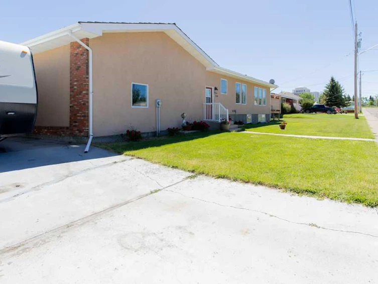 214 3 Street W, Cardston, AB, T0K 0K0 - 46