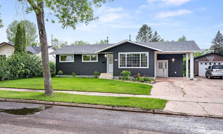 38 Alberta Crescent