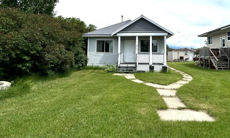 517 Iris Street