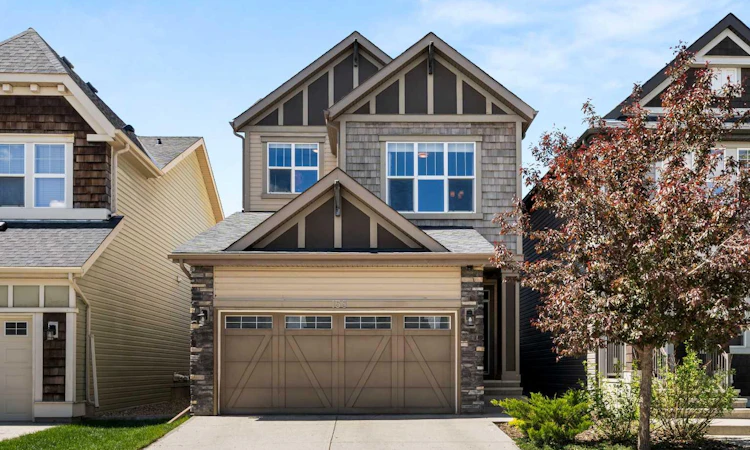 158 Skyview Point Crescent NE