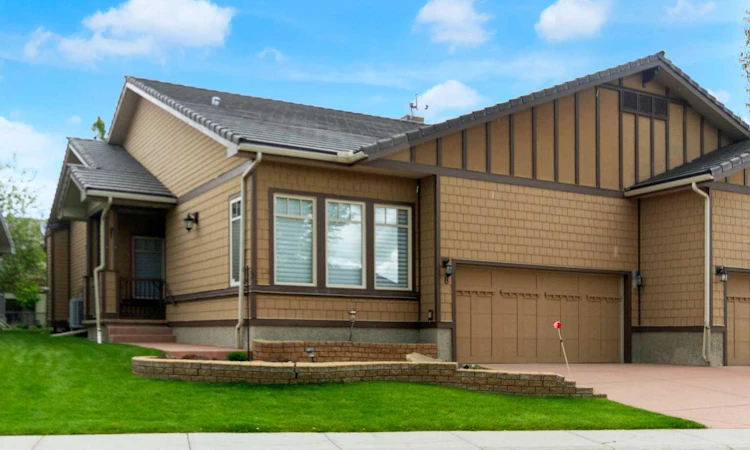 8 Bridle Estates Manor SW