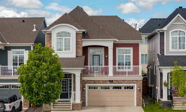 69 Yorkville Green SW