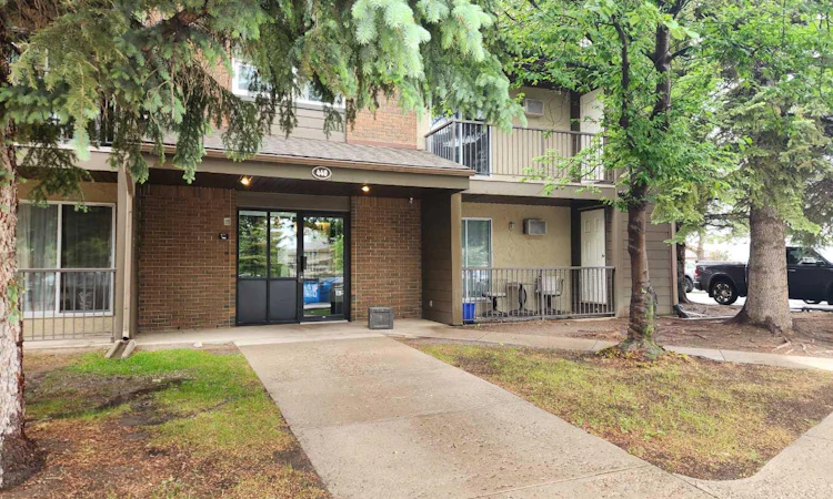 101-440 Columbia Boulevard W