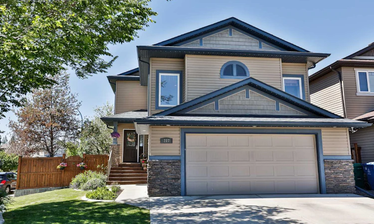 287 Firelight Crescent W