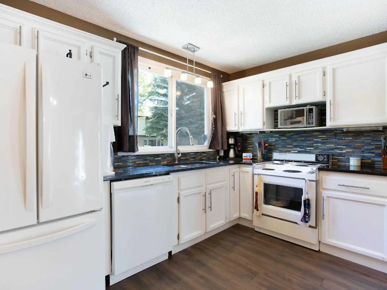 81-630 Sabrina Road SW, Calgary, AB, T2W 2N7 - 4