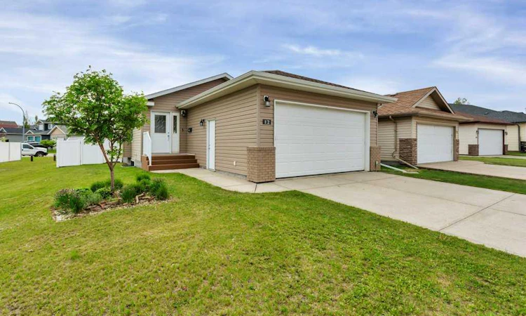 12 Oswald Close