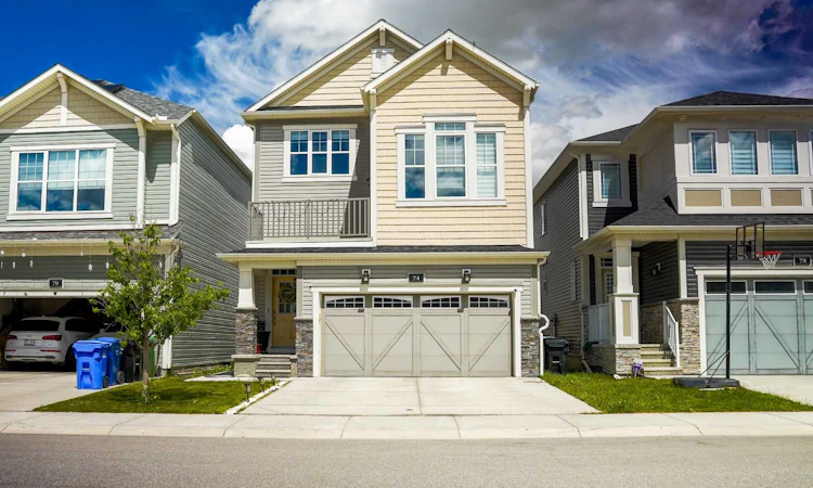 74 Carrington Crescent NW