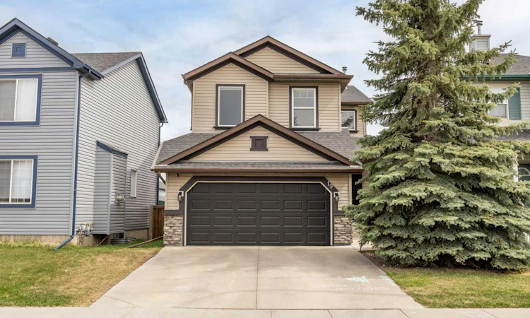 19 Covemeadow Crescent NE