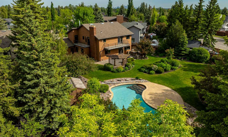 168 Canterville Drive SW
