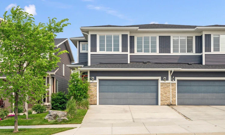 58 Crestbrook Drive SW
