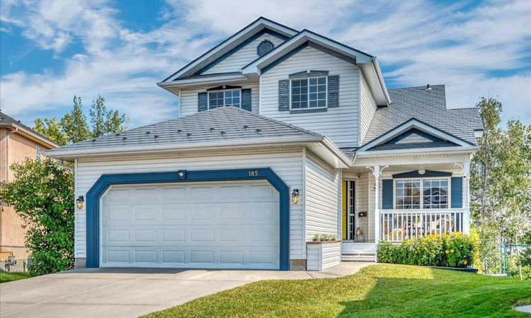 185 Douglas Glen Heath SE