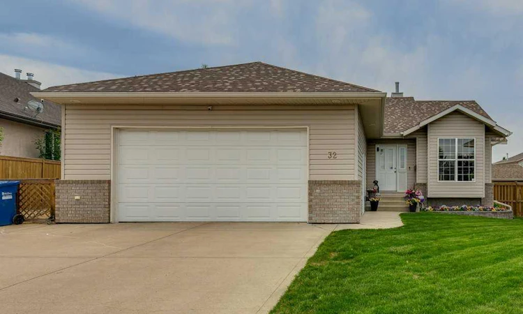 32 Duval Close