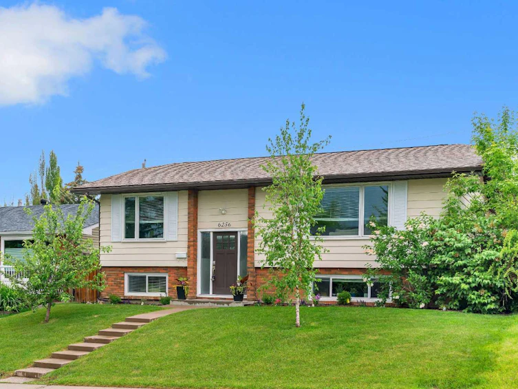 6256 Silver Springs Hill NW, Calgary, AB, T3B 3E6