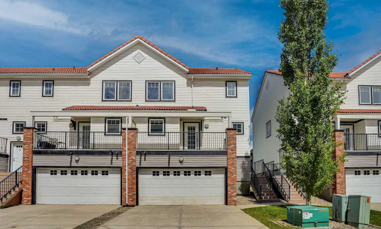 19 Royal Oak Plaza NW