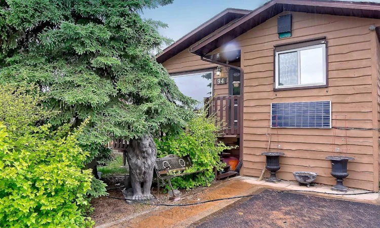 94 Elk Hill SE
