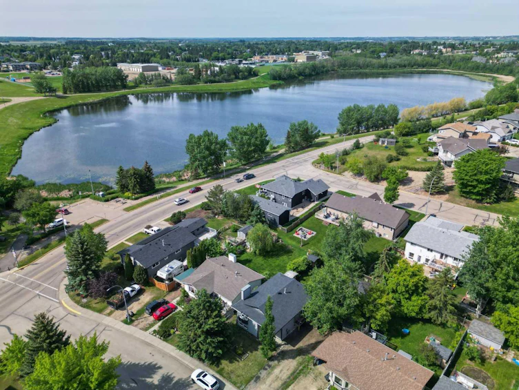 6 Maple Bay, Lacombe, AB, T4L 1V5 - 10