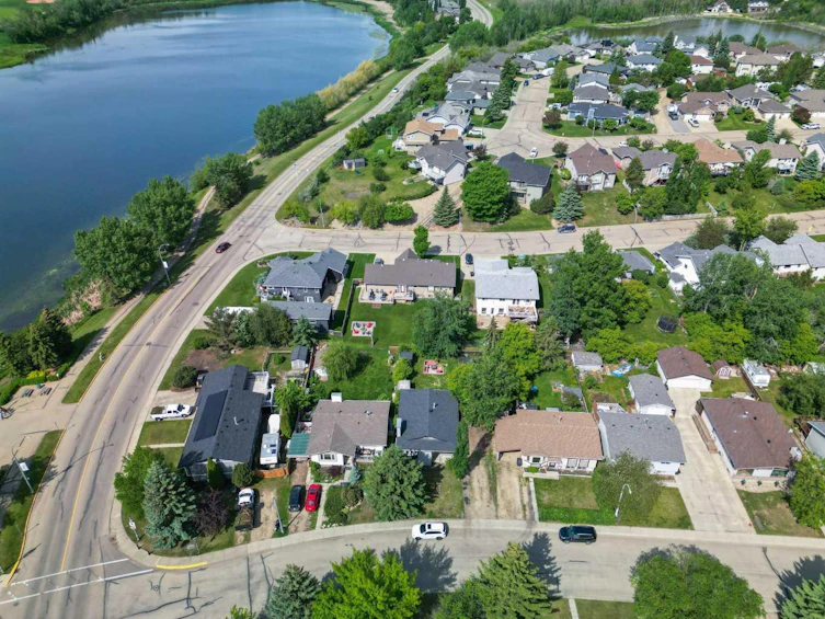 6 Maple Bay, Lacombe, AB, T4L 1V5 - 13