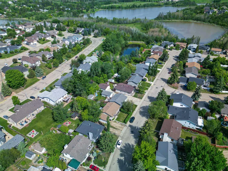 6 Maple Bay, Lacombe, AB, T4L 1V5 - 12