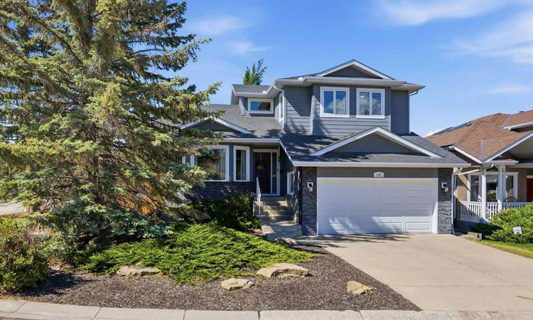 145 Straddock Crescent SW