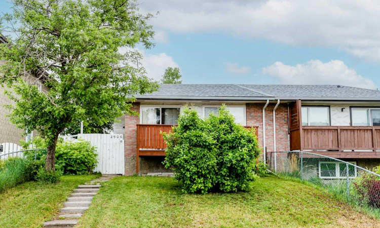 2906 Doverville Crescent SE