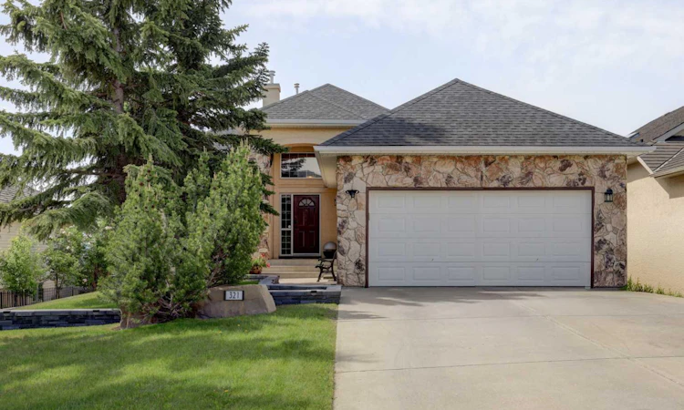 321 Gleneagles View