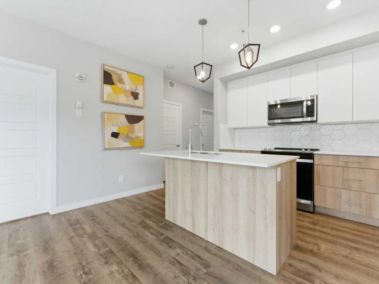 102-1605 17 Street SE, Calgary, AB, T2G 2L7 - 8