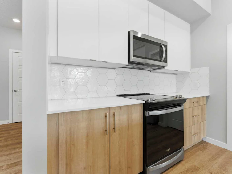 102-1605 17 Street SE, Calgary, AB, T2G 2L7 - 9